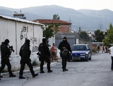 Μενίδι: Έκκληση προς την κυβέρνηση για αποκατάσταση της νομιμότητας και της ασφάλειας στην περιοχή